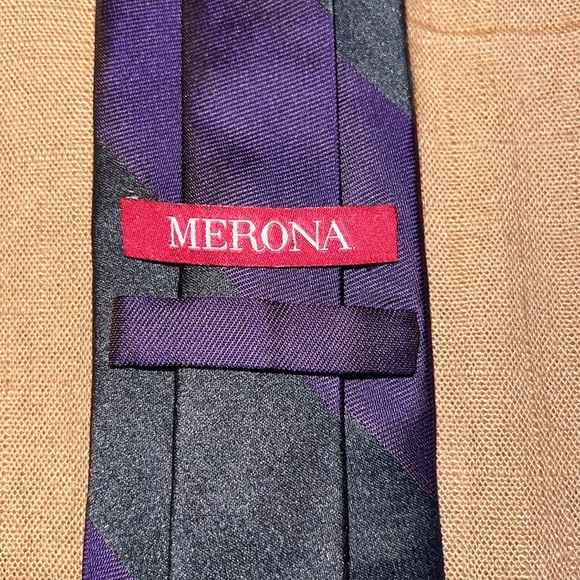 Lot of 5 ties. Alfani (3) Merona (1) Perry Ellis (1) - 3 “skinny/modern” 2 reg. - Picture 9 of 11